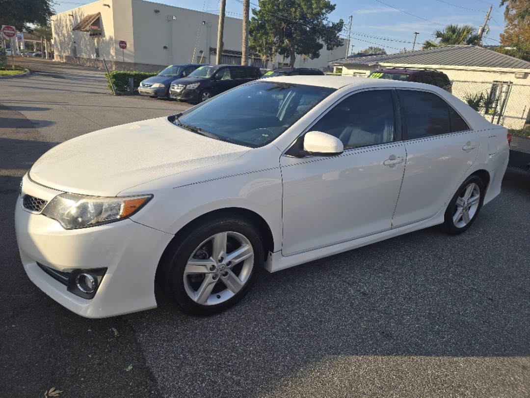 2014 Toyota Camry SE