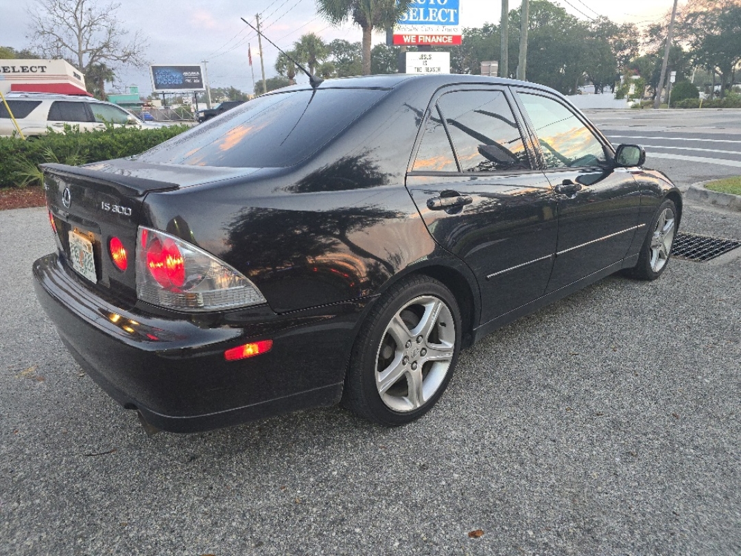 2005 Lexus IS 300 photo 3