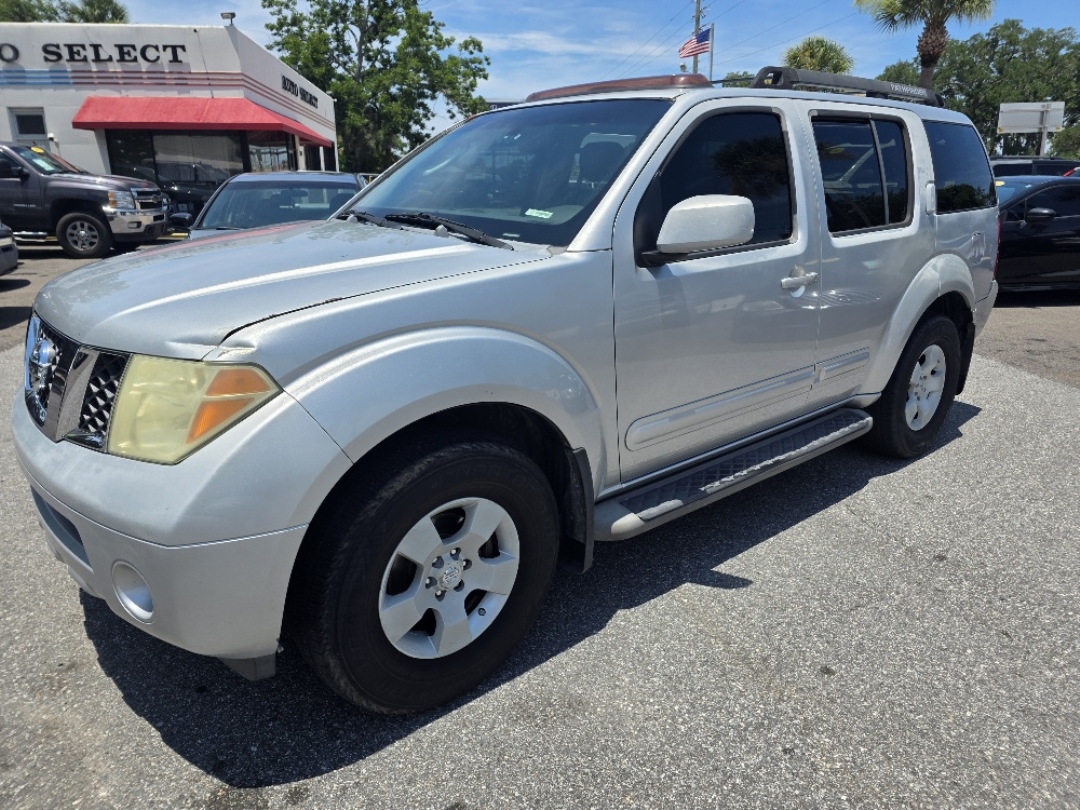 2006 Nissan Pathfinder LE