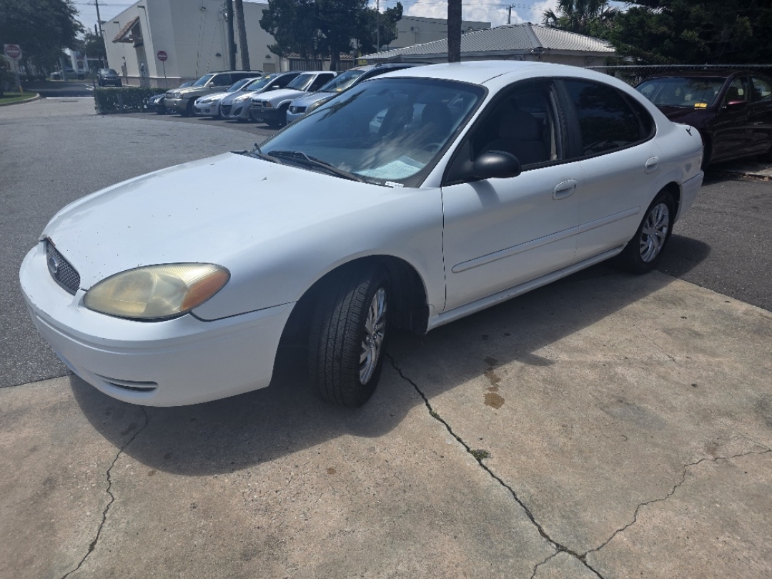 2007 Ford Taurus SE