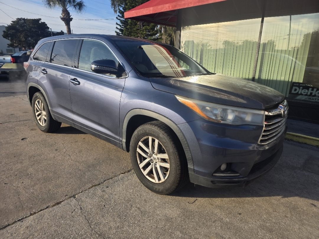 2015 Toyota Highlander LE