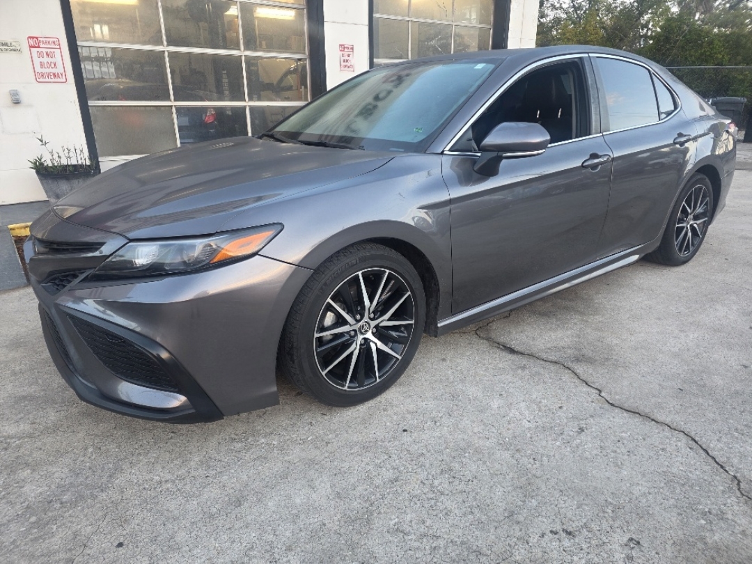 2021 Toyota Camry SE